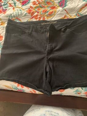 Universal Thread Black Stretch Jean Shorts